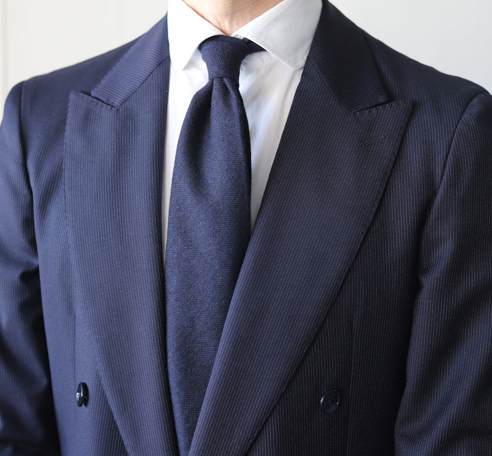 100% cashmere tie